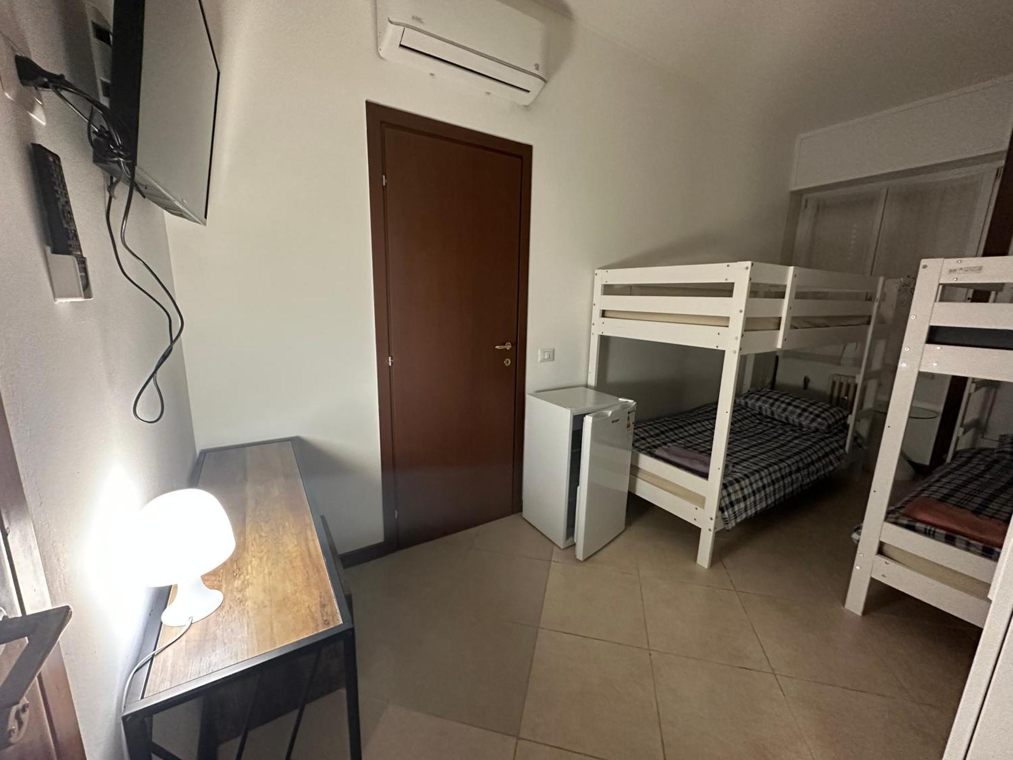 Gigli, Rooms Con Cucina In Comune E Terrazza Milán Exteriér fotografie