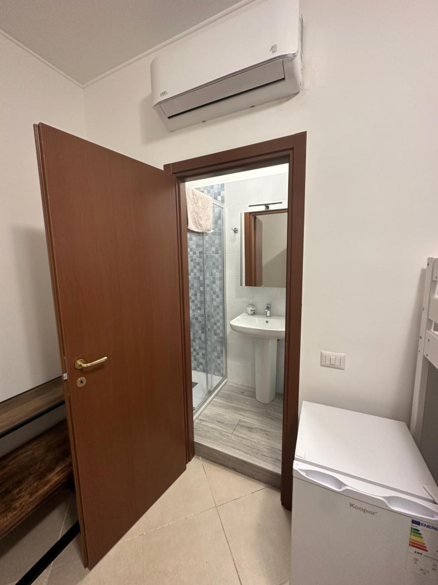 Gigli, Rooms Con Cucina In Comune E Terrazza Milán Exteriér fotografie